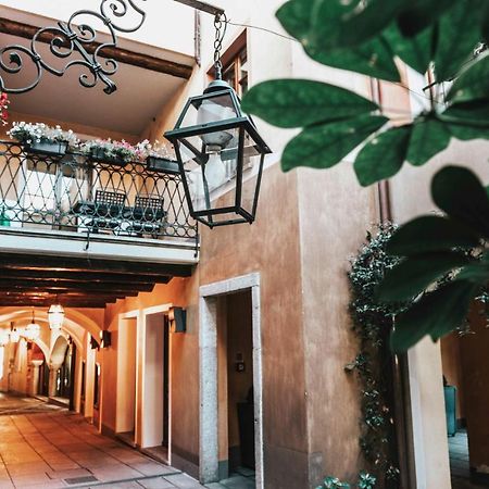 Hotel La Contrada แวร์บาเนีย ภายนอก รูปภาพ